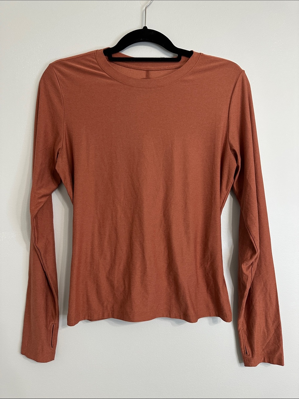 Old Navy Long Sleeve Crewneck Top in Terracotta Rust With Keyhole Back